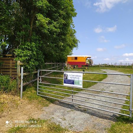 Veritable Roulotte Hippomobile "La Bailleul" Mentheville エクステリア 写真