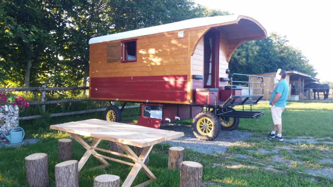 Veritable Roulotte Hippomobile "La Bailleul" Mentheville エクステリア 写真
